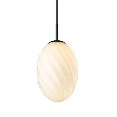 Halo Design - Twist Egg Taklampa Ø15Opal/Black