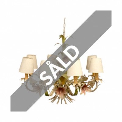 Hilma takkrona, stiliserade blommor