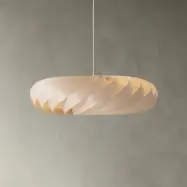 Pendellampa TR5, Ø 100 cm, naturligt björkträ – Tom Rossau - Vardagsrum - Design - Med en ljuskälla