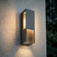 Enyra LED-utomhusvägglampa, IP65, svart, 27 cm, aluminium – Lindby - Terrass - Modern - Vinklad