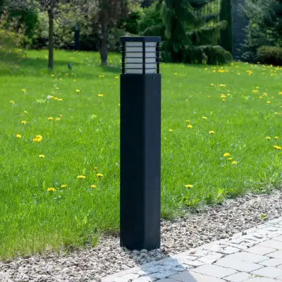 Halmstad pollare 85 cm, betongfot, svart – Norlys - Aluminium