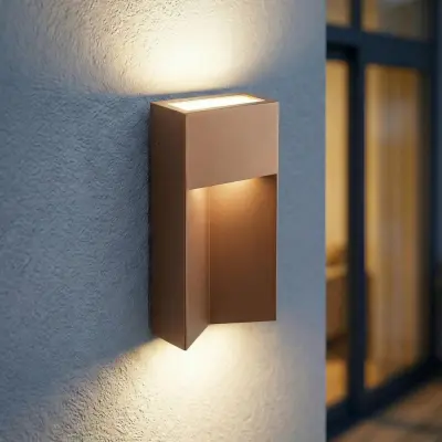 Kaholo LED-utomhusvägglampa, CCT, aluminium, IP44, brun, kantig Lucande - Modern - Vinklad
