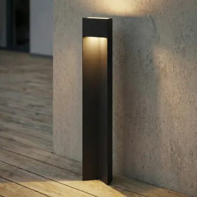 Kaholo LED-väglampa, aluminium, IP44, svart, 90 cm – Lucande - Modern - Vinklad