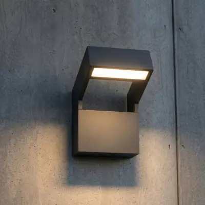 Kovato LED-utomhusvägglampa, mörkgrå, IP65 – Arcchio - Modern - Metall - Vinklad