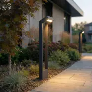 Kovato LED-väglampa, höjd 95 cm, mörkgrå, IP65 – Arcchio - Modern - Metall - Vinklad