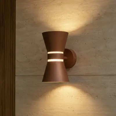 Meravi LED-utomhusvägglampa med 2 lampor, IP44, brun, aluminium – Lucande - Modern - Med flera ljuskällor