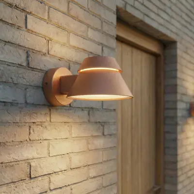 Moena LED-utomhusvägglampa, IP44, aluminium, glas, brun – Lucande - Modern - Med en ljuskälla