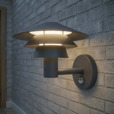 Montaro LED-utomhusvägglampa, IP54, antracit, sensor, aluminium – Lucande - Modern - Med en ljuskälla
