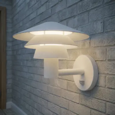 Montaro LED-utomhusvägglampa, IP54, vit, sensor, aluminium – Lucande - Modern - Med en ljuskälla