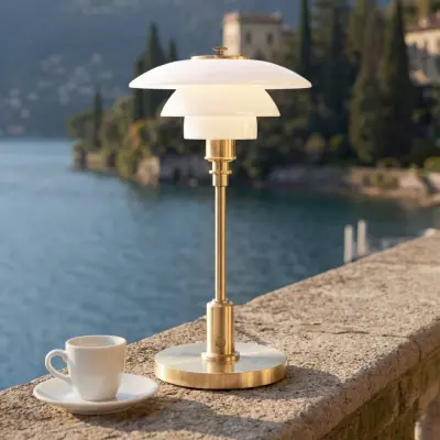 PH 1-1 Bärbar bordslampa, mässing, IP44 Louis Poulsen - Vardagsrum - Design - Metall - Med en ljuskälla