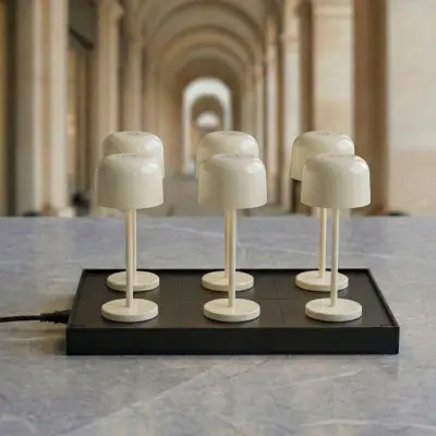 Quill LED-batteridriven bordslampa, beige, 6-pack, laddningsstation Lucande - Terrass - Modern - Aluminium - Med lampskärm