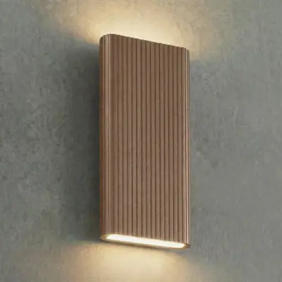 Raija LED-utomhusvägglampa, mörkbrun, 40 cm, CCT – Lucande - Modern - Aluminium - Vinklad