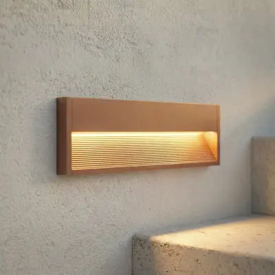 Trevin infälld vägglampa, aluminium, 40 cm, IP54, rostbrun Lucande - Modern - Vinklad