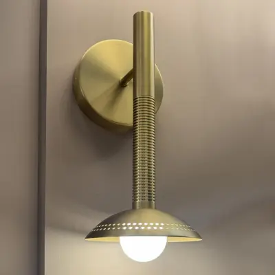 Arden LED-vägglampa, guld, höjd 36 cm, metall, dimbar – Elstead - Vardagsrum - Modern - Aluminium - Med en ljuskälla