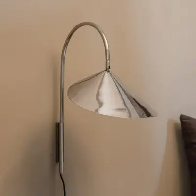 Arum vägglampa, stål, metallkontakt, 47 cm – ferm LIVING - Vardagsrum - Design - Rostfritt stål - Med en ljuskälla