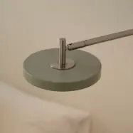 Asteria Long LED-vägglampa, olivgrön, stål, fast anslutning – UMAGE - Vardagsrum - Design - Metall - Med en ljuskälla