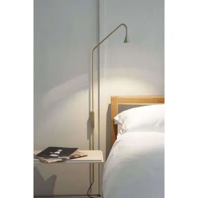 Austere Vägglampa Touch Plug Dim White Trizo21 - Vardagsrum - Mässing