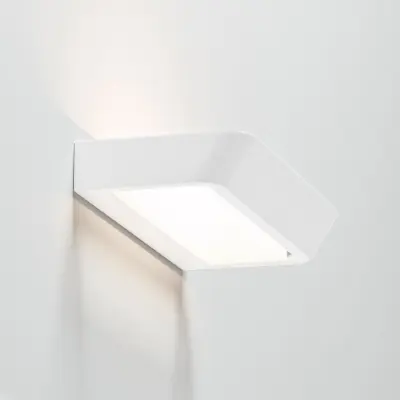 Belvedere W1 Wall Lamp Satin White 2700k Rotaliana - Vardagsrum - Design - Metall - Vinklad