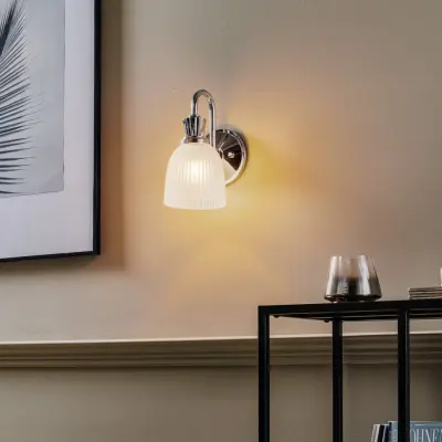 Cora LED-badrumsvägglampa, 1 lampa, glas, IP44 – Elstead - Modern - Metall - Med en ljuskälla