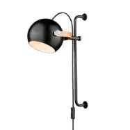 D.C vägglampa med arm, ek/svart