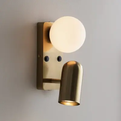 Doppio vägglampa i mässing, höjd 24 cm, 2 lampor – Globen Lighting - Vardagsrum - Skandinavisk - Metall - Med flera ljuskällor