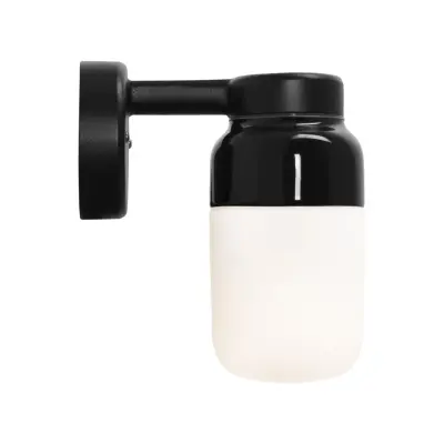 IFÖ Electric Ohm vägglampa 100 matt opal H210 svart