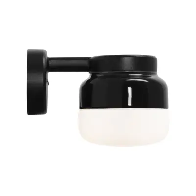 IFÖ Electric Ohm vägglampa 140 matt opalglas H150 svart