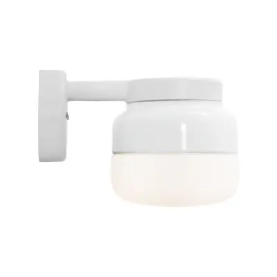 IFÖ Electric Ohm vägglampa 140 matt opalglas H150 vit