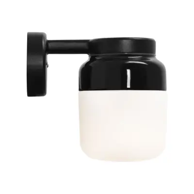 IFÖ Electric Ohm vägglampa 140 matt opalglas H205 svart