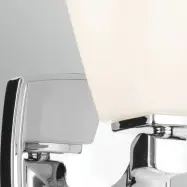 Marant vägglampa krom/opal, höjd 24 cm, IP44, G9-LED – KICHLER - Badrum - Modern - Metall - Vinklad