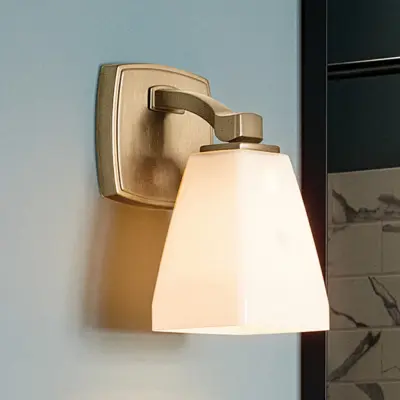 Marant vägglampa, ljusbrons/opal, höjd 24 cm, IP44 – KICHLER - Badrum - Modern - Metall - Vinklad