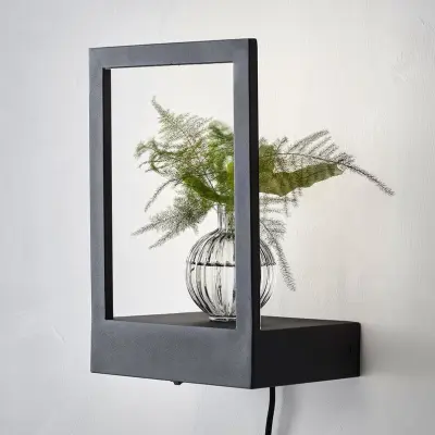 Markslöjd - Pablo LED-vägglampa, svart, stickkontakt, strömbrytare