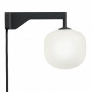 Muuto Rime vägglampa Svart