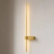Natsumi LED-vägglampa, 90 cm, aluminium, mässing – Lindby - Vardagsrum - Modern - Vinklad