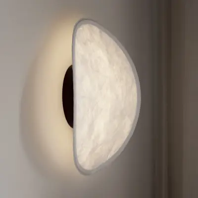 Tense LED-vägglampa, vit/svart, Ø 35 cm – New Works - Vardagsrum - Design - Plast - Med en ljuskälla