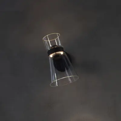 Nocturne Cone LED-vägglampa, svart, glas, dimbar – FLOS - Vardagsrum - Design - Aluminium - Med lampskärm
