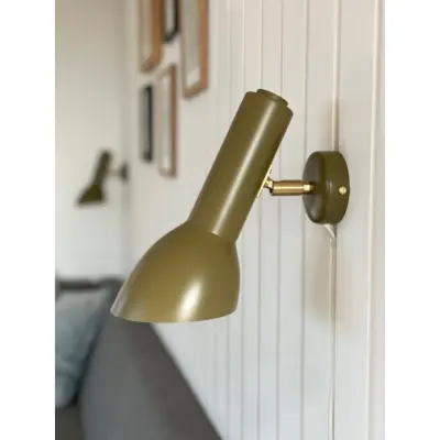 Oblique Vägglampa HW Brass/Olive Green CPH Lighting - Vardagsrum - Aluminium