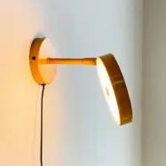 Starlight LED-vägglampa, gul, Ø 14 cm, dimbar - Dyberg Larsen - Vardagsrum - Design - Metall - Med lampskärm