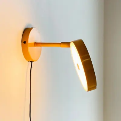 Starlight LED-vägglampa, gul, Ø 14 cm, dimbar Dyberg Larsen - Vardagsrum - Design - Metall - Med lampskärm