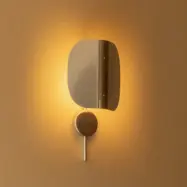Wing vägglampa, aluminium, 47 cm, stickkontakt, justerbar – Audo Audo Copenhagen - Hall - Design - Med en ljuskälla