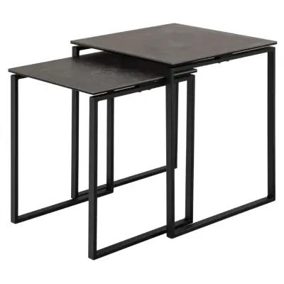 ACT NORDIC Katrine satsbord - svart Fairbanks grov keramik och mattsvart stål (50x50) (set om 2)