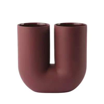 Muuto - Kink Vase H26,3 Deep Röd